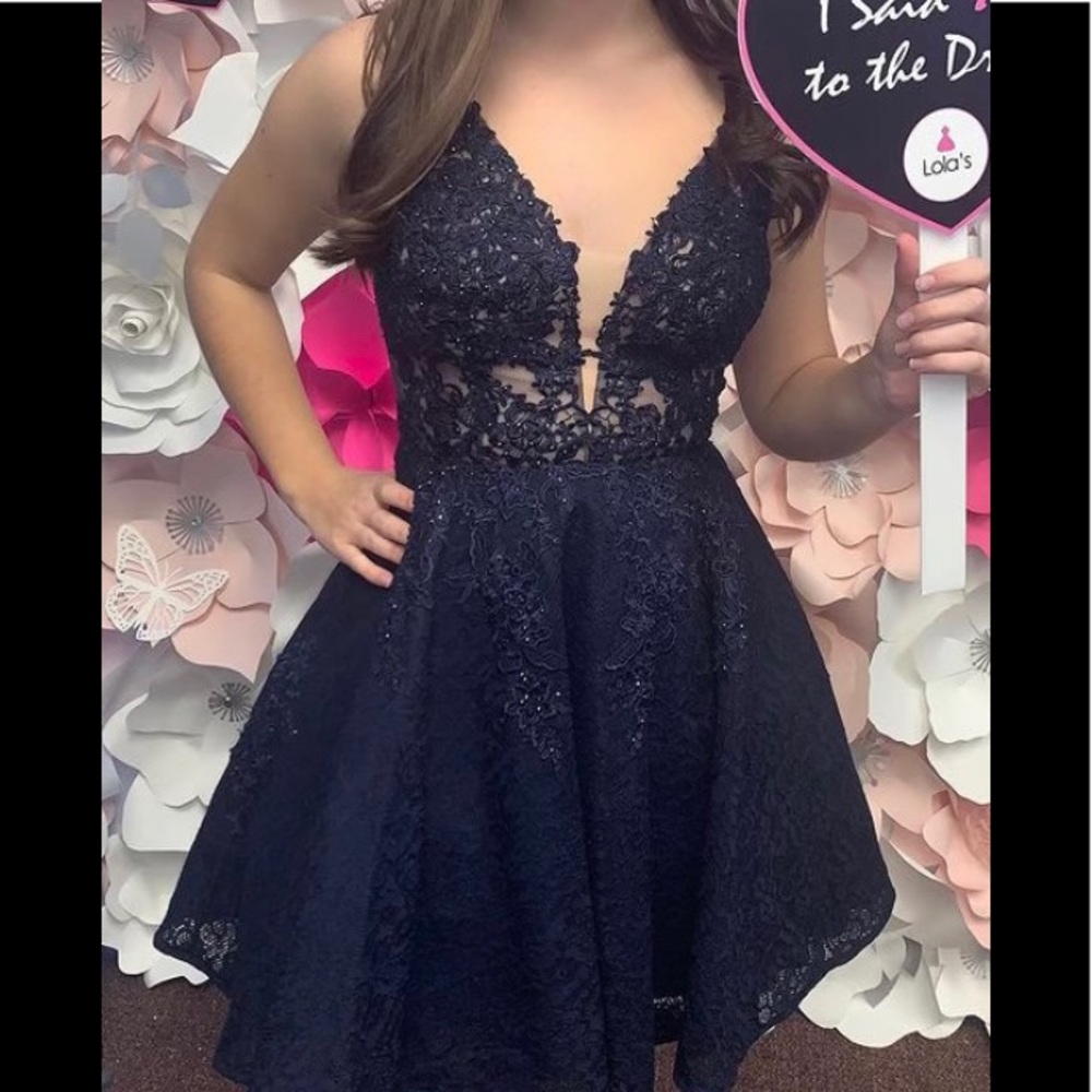 Gorgeous navy blue formal dress!
